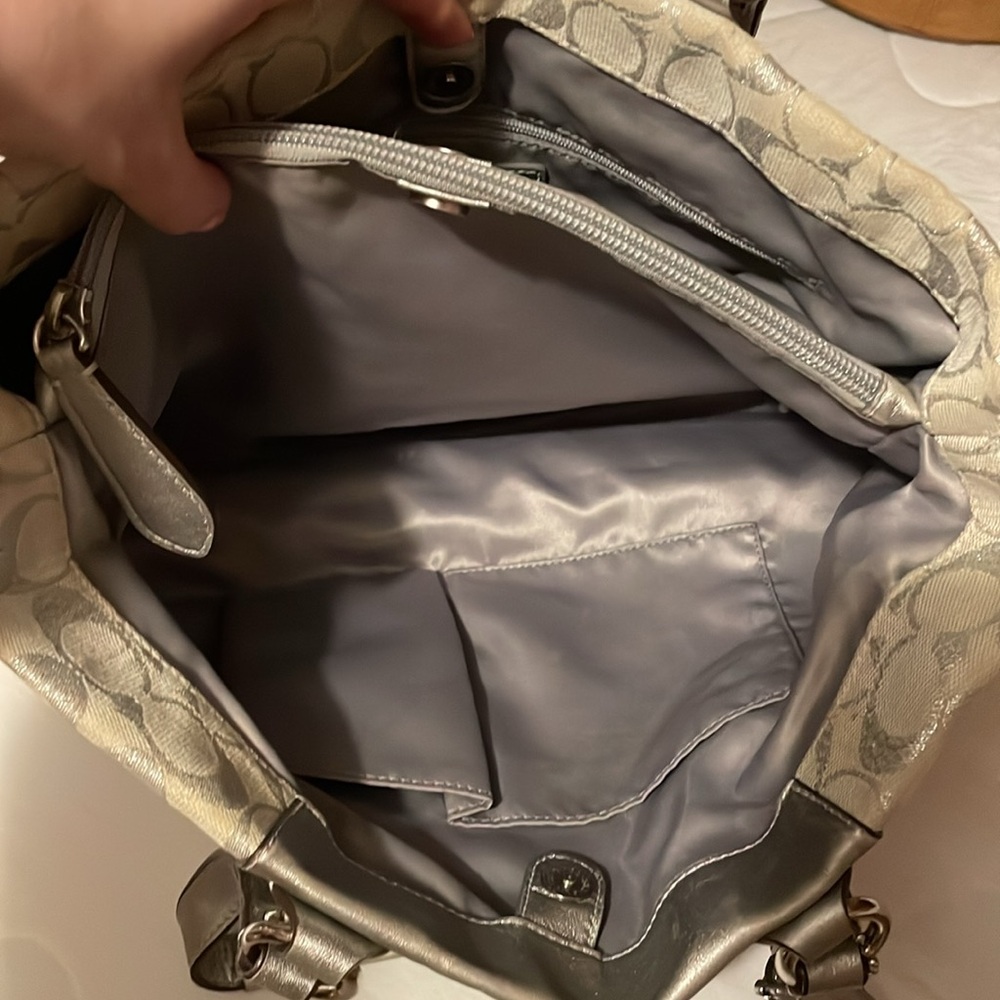 Large Coach Bag. - Picture 6 of 9